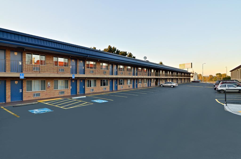 Rodeway Inn Portland Airport Exterior photo